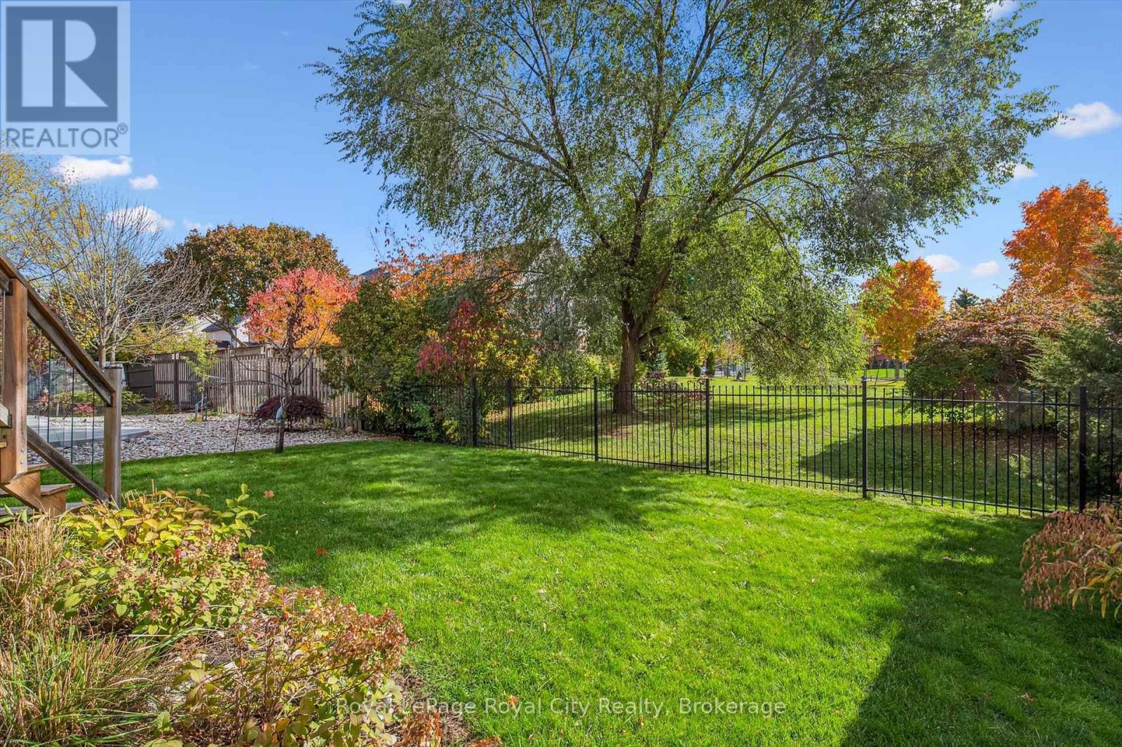 












73 AMSTERDAM CRESCENT

,
Guelph (Pineridge/Westminster Woods),




Ontario
N1L1T4

