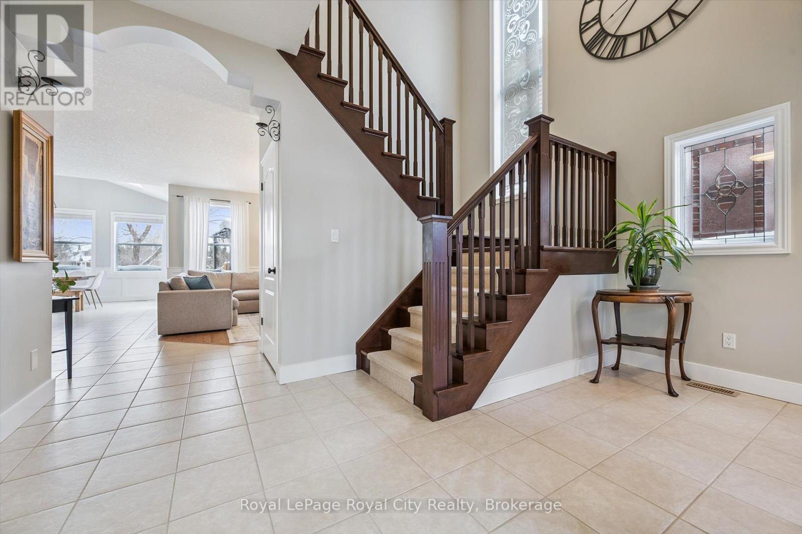 












73 AMSTERDAM CRESCENT

,
Guelph (Pineridge/Westminster Woods),




Ontario
N1L1T4

