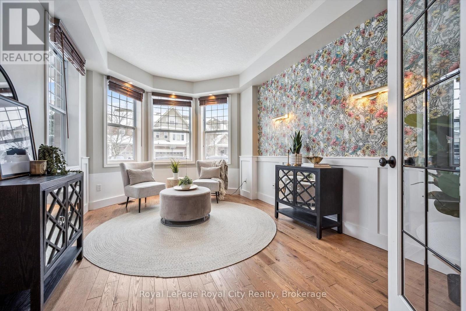 












73 AMSTERDAM CRESCENT

,
Guelph (Pineridge/Westminster Woods),




Ontario
N1L1T4

