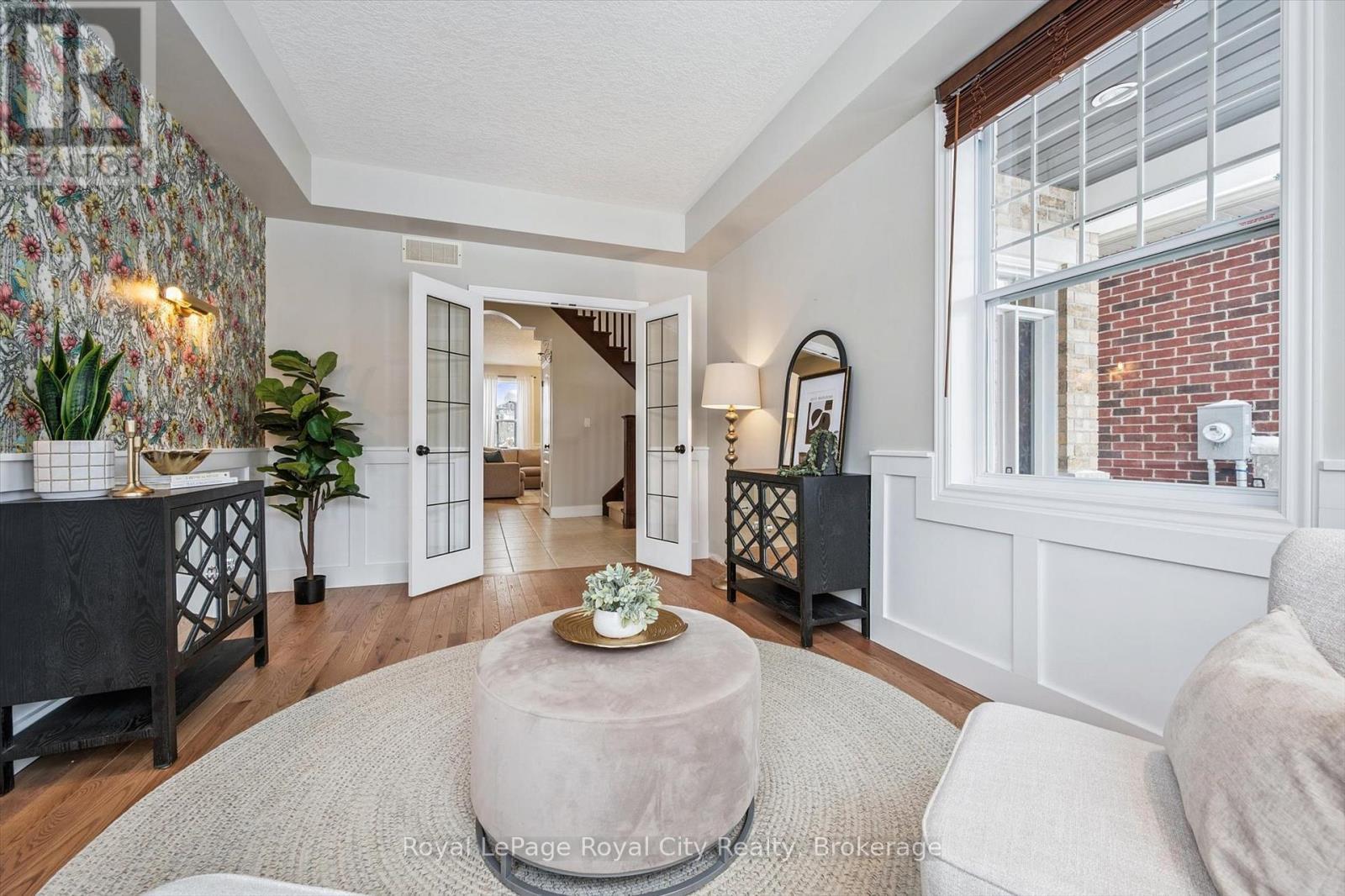 












73 AMSTERDAM CRESCENT

,
Guelph (Pineridge/Westminster Woods),




Ontario
N1L1T4

