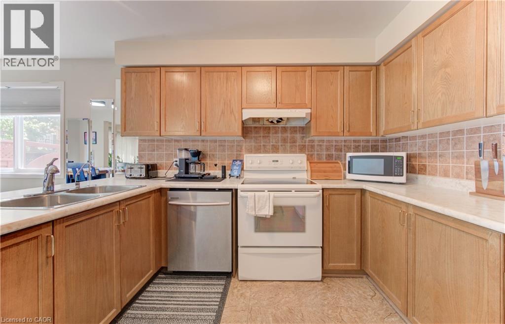 












916 VERONICA Court

,
Kitchener,




Ontario
N2A4G4

