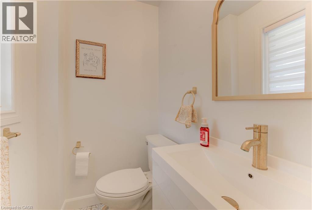 












916 VERONICA Court

,
Kitchener,




Ontario
N2A4G4

