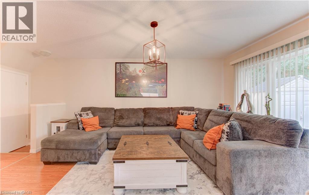 












916 VERONICA Court

,
Kitchener,




Ontario
N2A4G4

