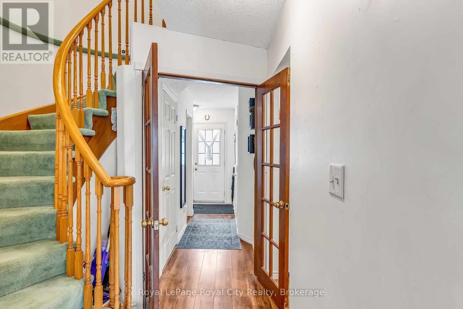 












44 - 302 COLLEGE AVENUE W

,
Guelph (Dovercliffe Park/Old University),




Ontario
N1G4T6

