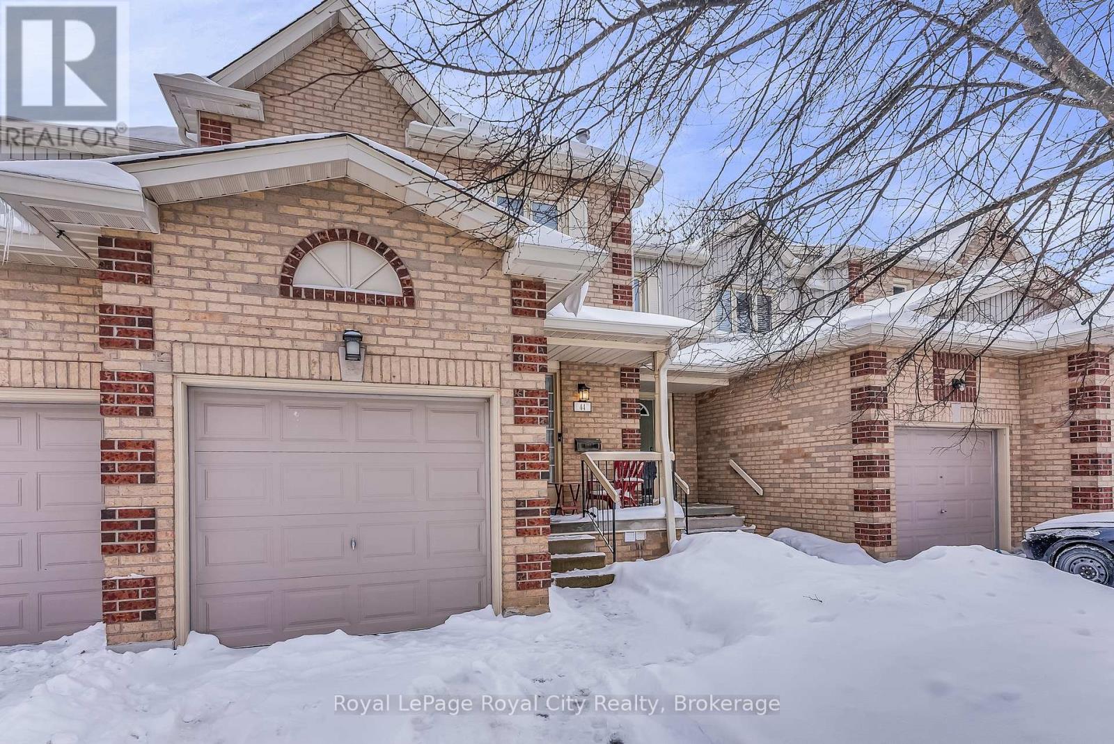 












44 - 302 COLLEGE AVENUE W

,
Guelph (Dovercliffe Park/Old University),




Ontario
N1G4T6

