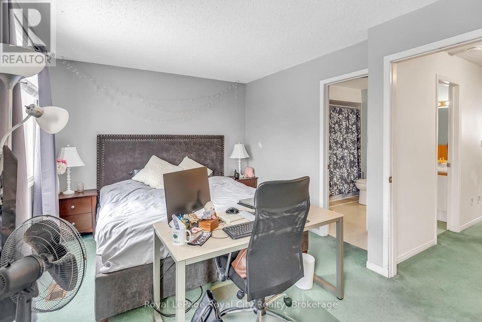 












44 - 302 COLLEGE AVENUE W

,
Guelph (Dovercliffe Park/Old University),




Ontario
N1G4T6

