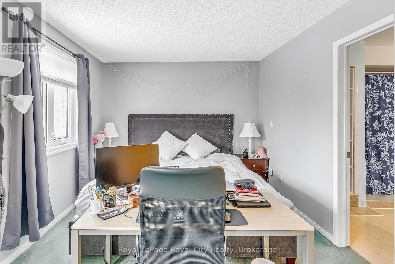 












44 - 302 COLLEGE AVENUE W

,
Guelph (Dovercliffe Park/Old University),




Ontario
N1G4T6


