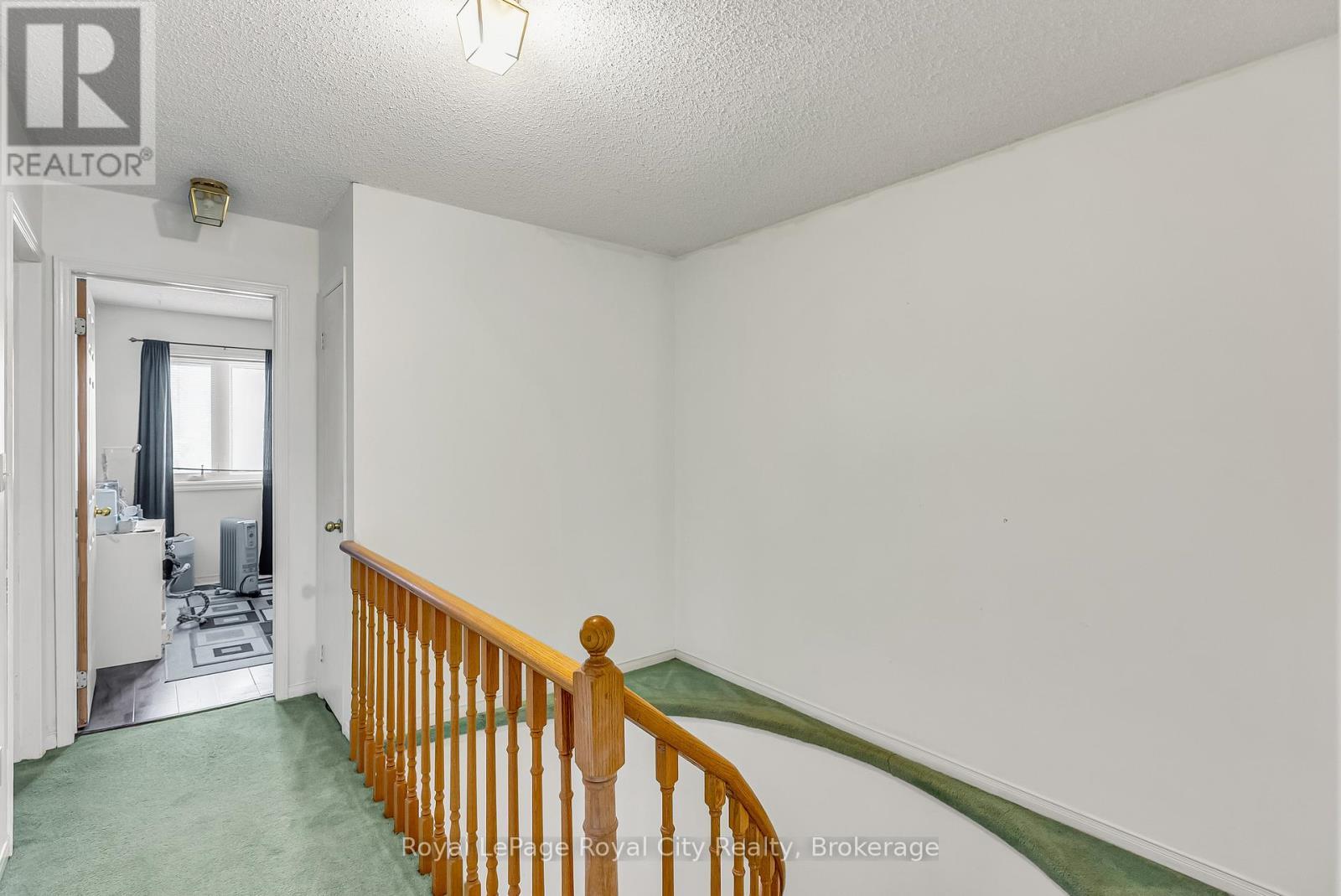 












44 - 302 COLLEGE AVENUE W

,
Guelph (Dovercliffe Park/Old University),




Ontario
N1G4T6


