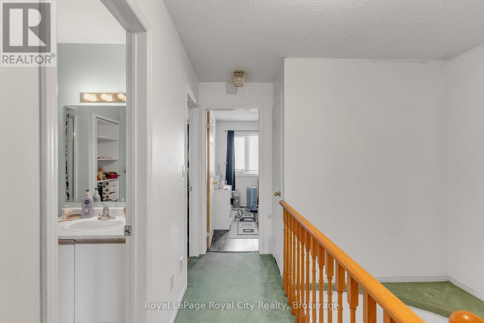 












44 - 302 COLLEGE AVENUE W

,
Guelph (Dovercliffe Park/Old University),




Ontario
N1G4T6

