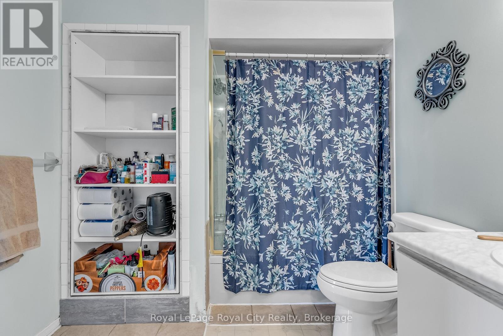 












44 - 302 COLLEGE AVENUE W

,
Guelph (Dovercliffe Park/Old University),




Ontario
N1G4T6

