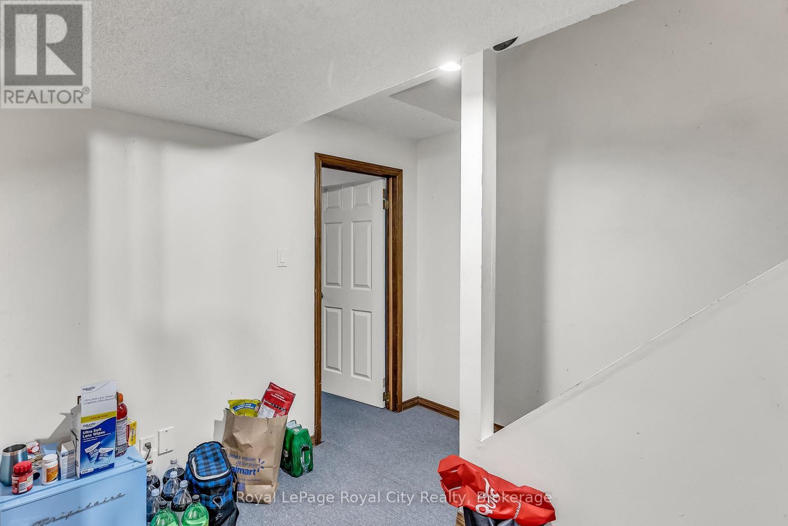 












44 - 302 COLLEGE AVENUE W

,
Guelph (Dovercliffe Park/Old University),




Ontario
N1G4T6

