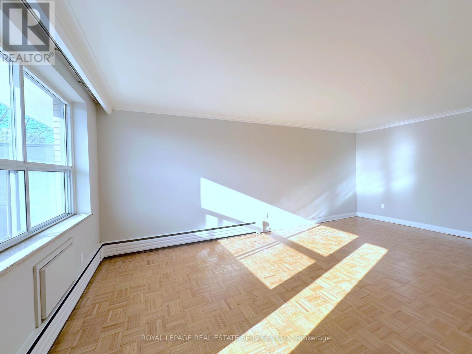 












208 - 276 ST CLAIR AVENUE W

,
Toronto,




Ontario
M4V1R9

