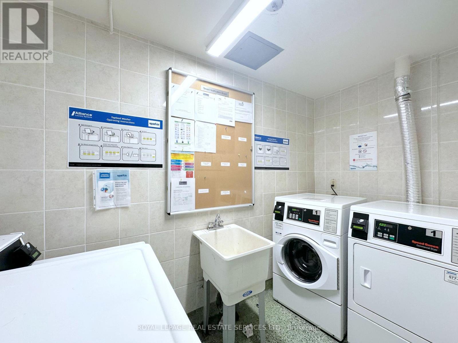 












208 - 276 ST CLAIR AVENUE W

,
Toronto,




Ontario
M4V1R9

