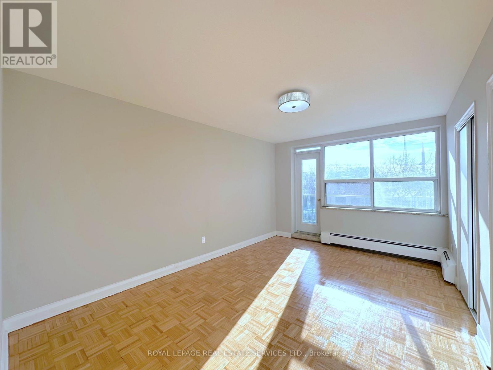 












208 - 276 ST CLAIR AVENUE W

,
Toronto,




Ontario
M4V1R9

