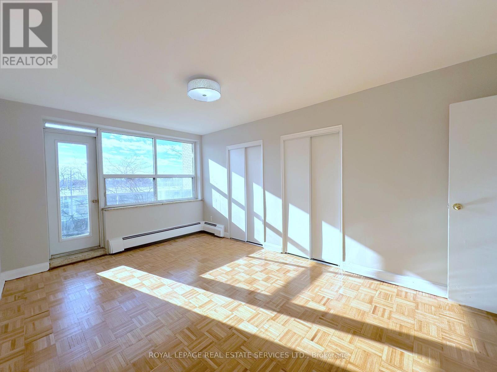 












208 - 276 ST CLAIR AVENUE W

,
Toronto,




Ontario
M4V1R9

