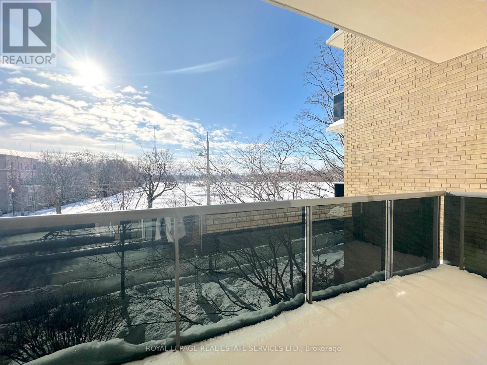 












208 - 276 ST CLAIR AVENUE W

,
Toronto,




Ontario
M4V1R9

