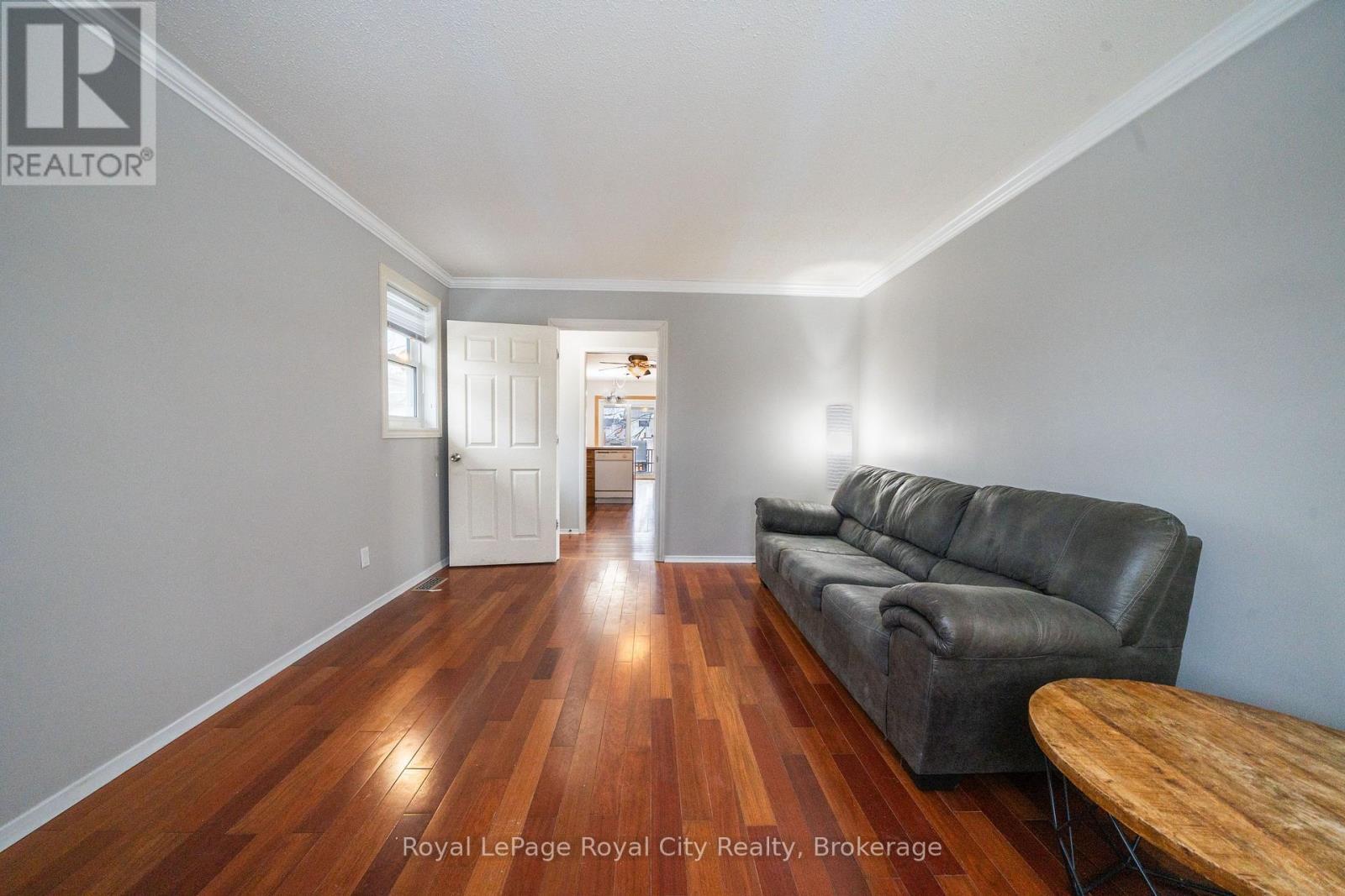 












43 PATIENCE CRESCENT

,
London South (South X),




Ontario
N6E2K7

