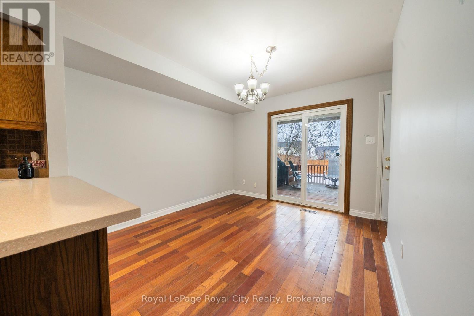 












43 PATIENCE CRESCENT

,
London South (South X),




Ontario
N6E2K7

