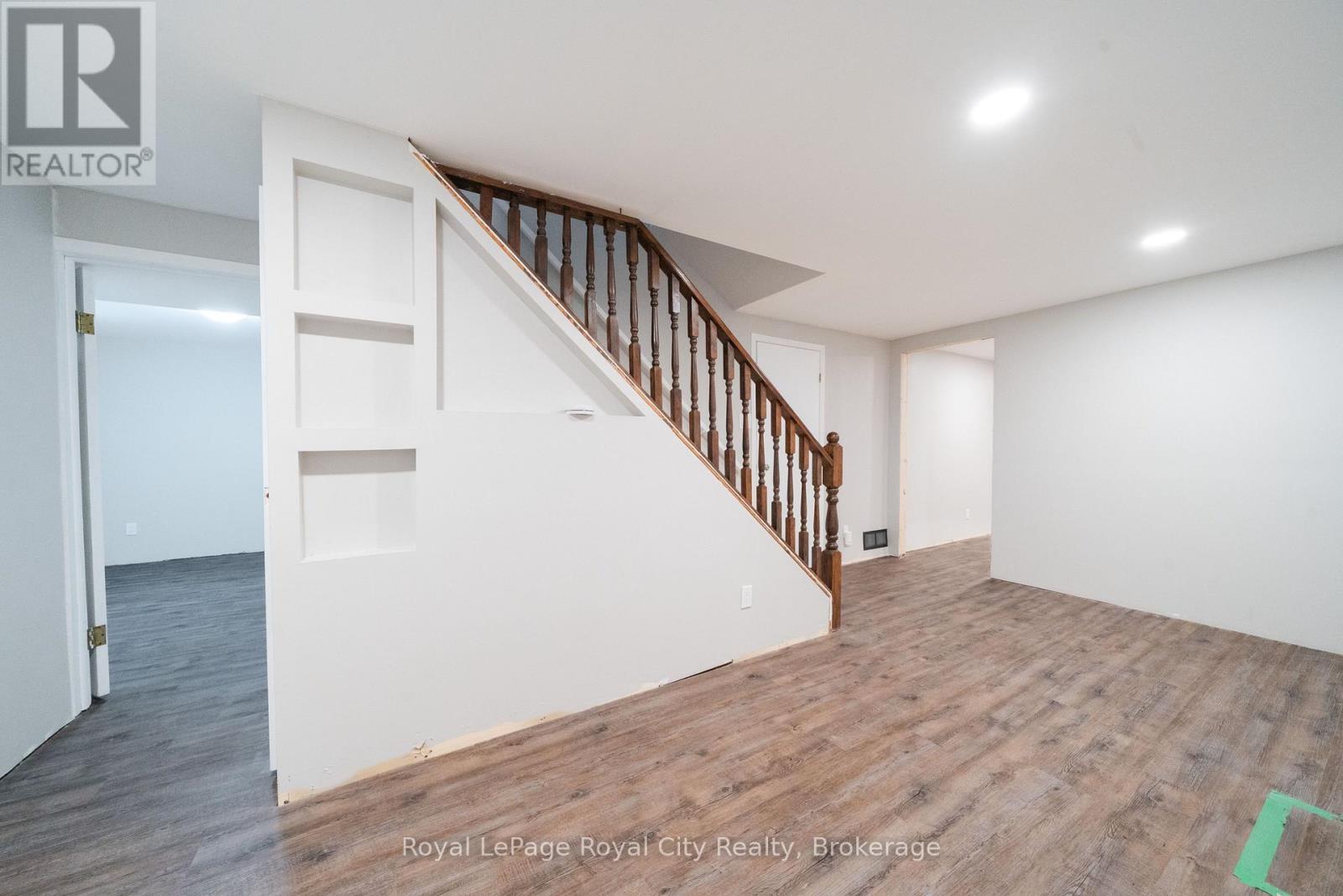 












43 PATIENCE CRESCENT

,
London South (South X),




Ontario
N6E2K7

