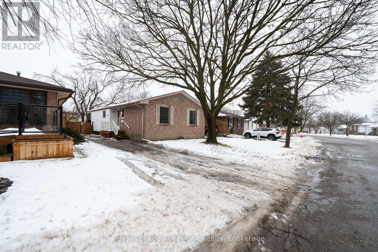 












43 PATIENCE CRESCENT

,
London South (South X),




Ontario
N6E2K7

