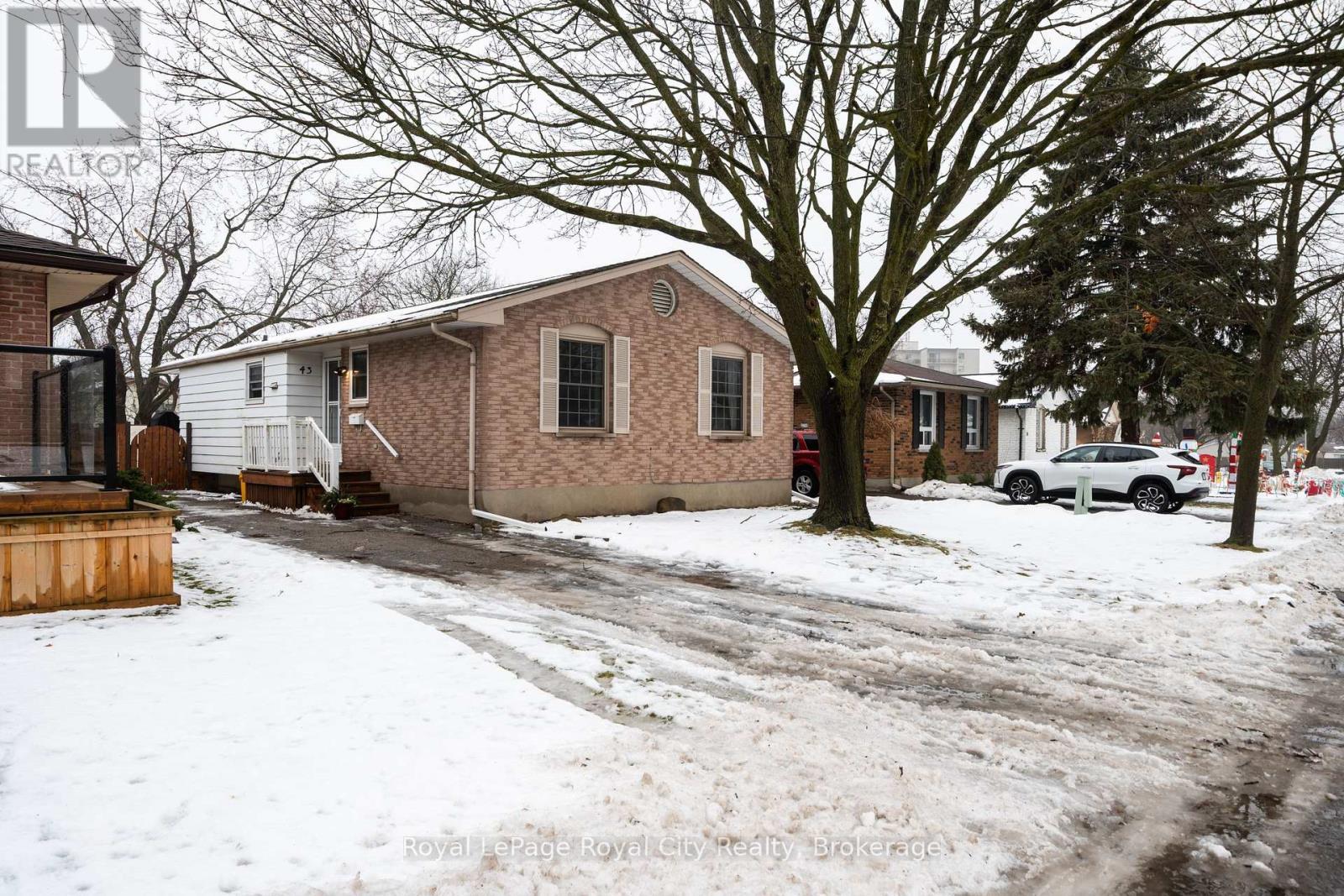 












43 PATIENCE CRESCENT

,
London South (South X),




Ontario
N6E2K7

