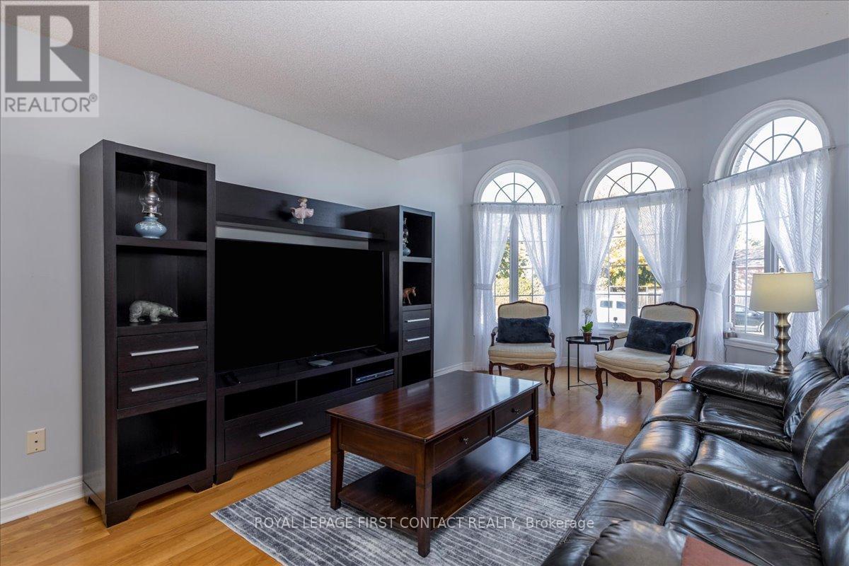 












701 HAPPY VALE DRIVE

,
Innisfil,




Ontario
L9S2E6

