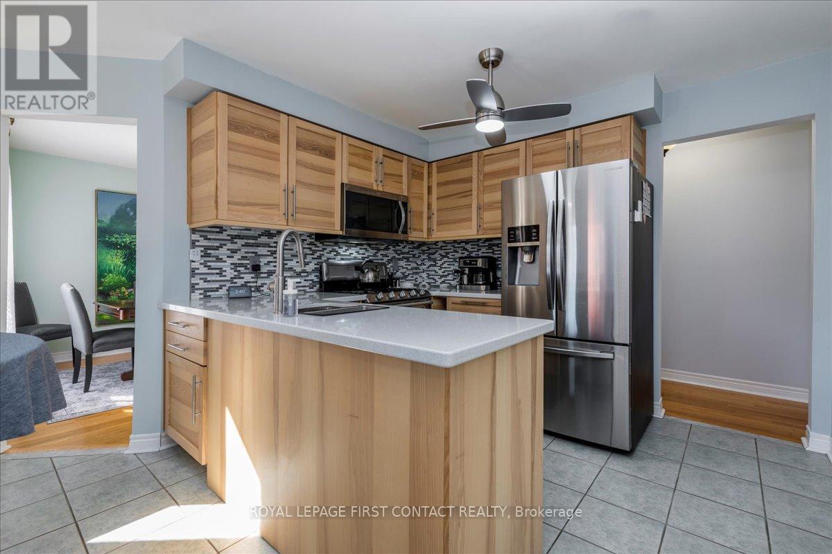 












701 HAPPY VALE DRIVE

,
Innisfil,




Ontario
L9S2E6

