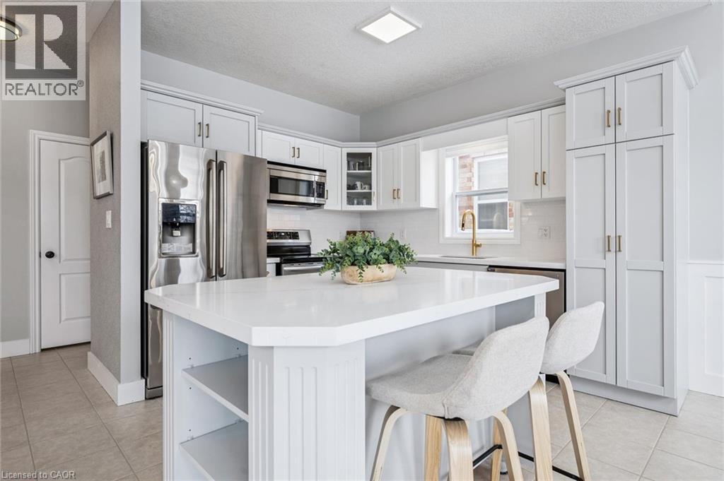 












73 AMSTERDAM Crescent

,
Guelph,




Ontario
N1L1T5

