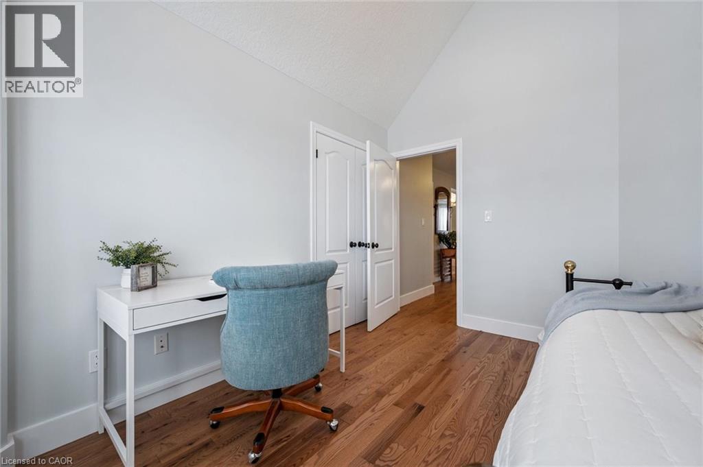 












73 AMSTERDAM Crescent

,
Guelph,




Ontario
N1L1T5

