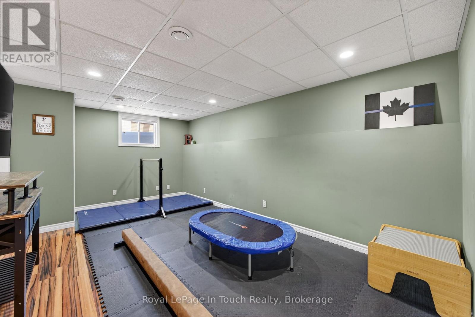 












39 ST. LAURENT BOULEVARD

,
Tiny,




Ontario
L9M1R3

