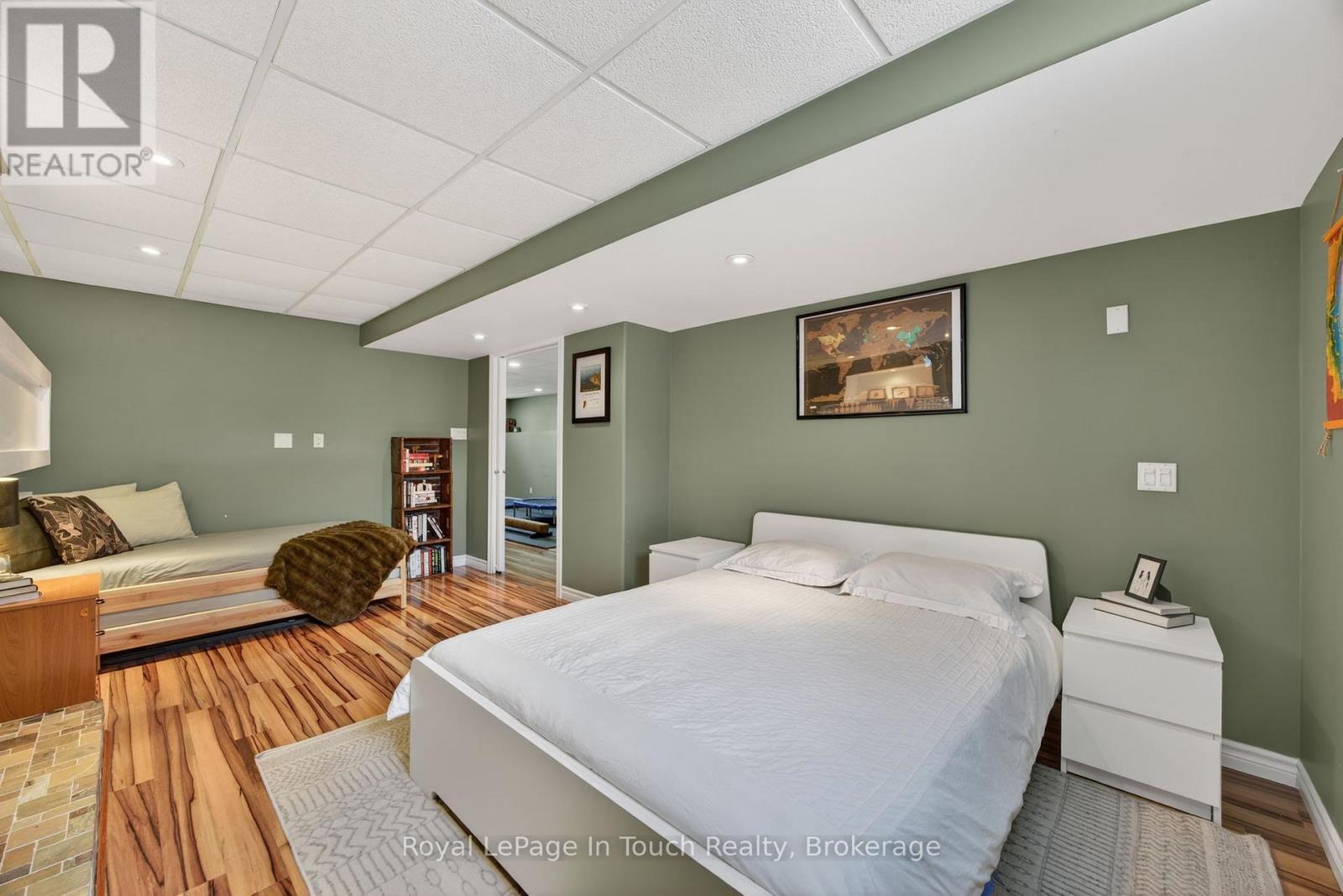 












39 ST. LAURENT BOULEVARD

,
Tiny,




Ontario
L9M1R3

