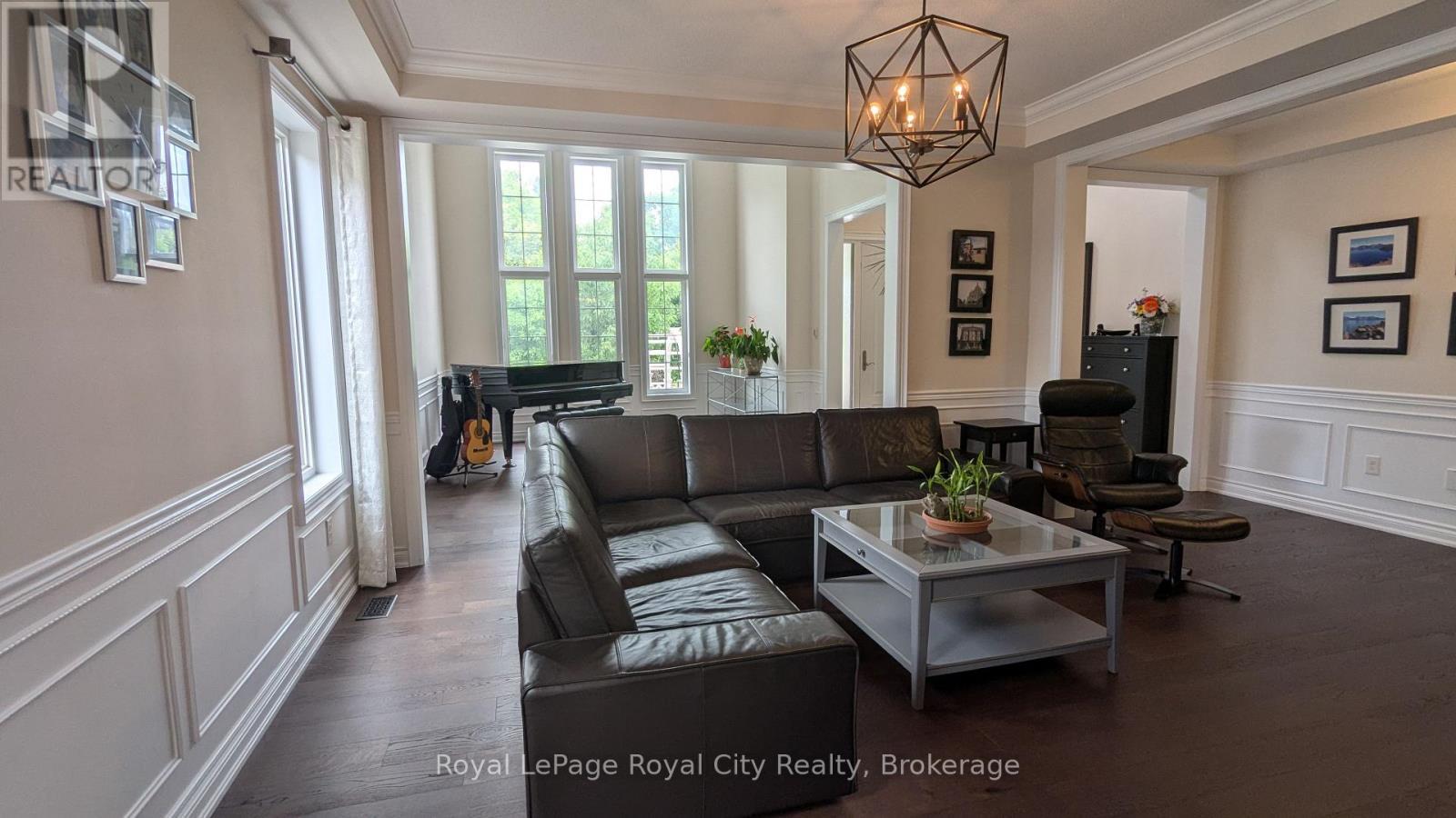 












39 DALMENY DRIVE

,
Brampton (Credit Valley),




Ontario
L6X2Y4

