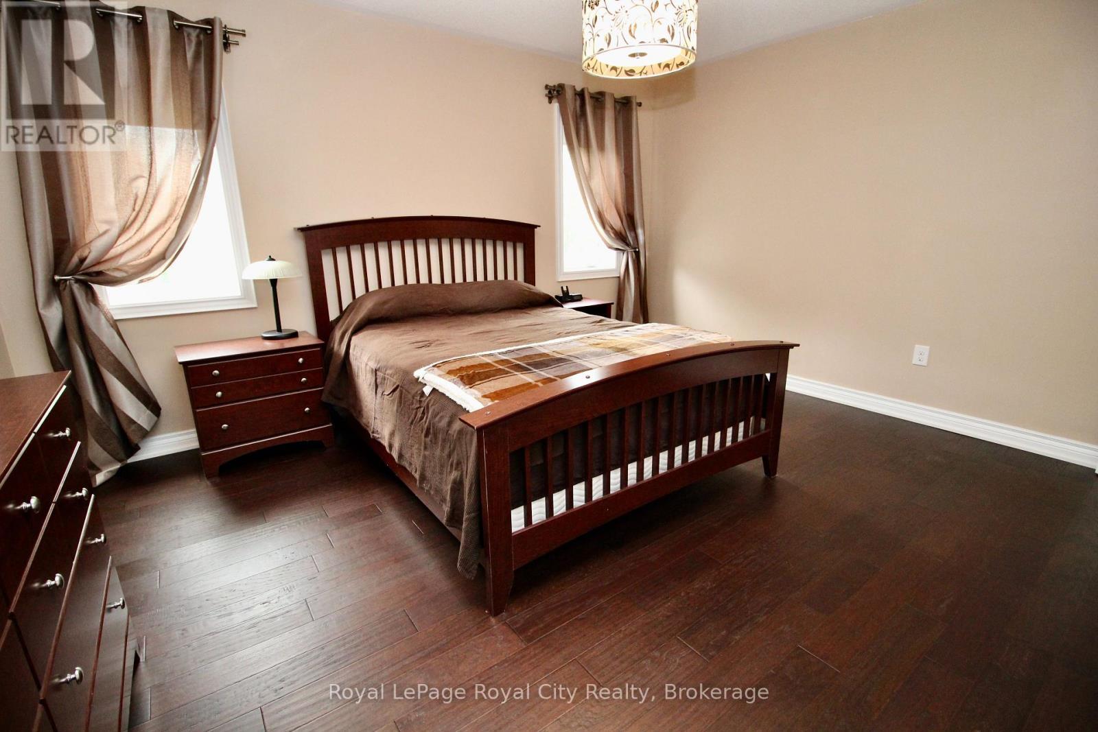 












39 DALMENY DRIVE

,
Brampton (Credit Valley),




Ontario
L6X2Y4

