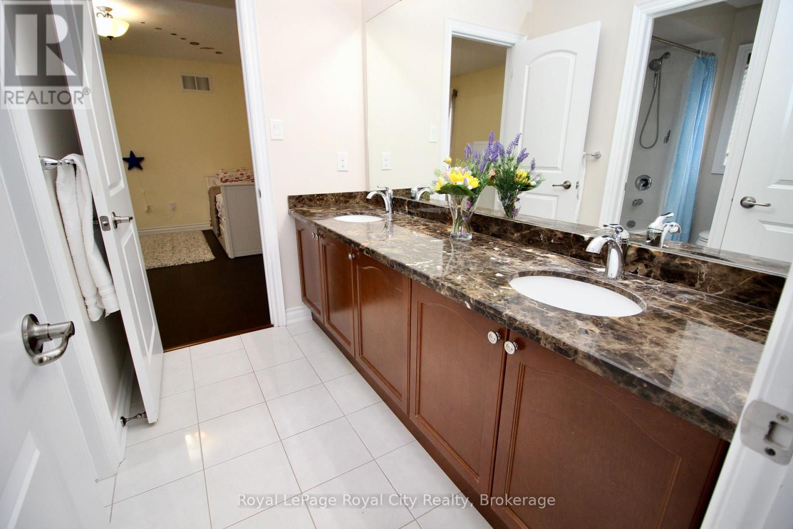 












39 DALMENY DRIVE

,
Brampton (Credit Valley),




Ontario
L6X2Y4

