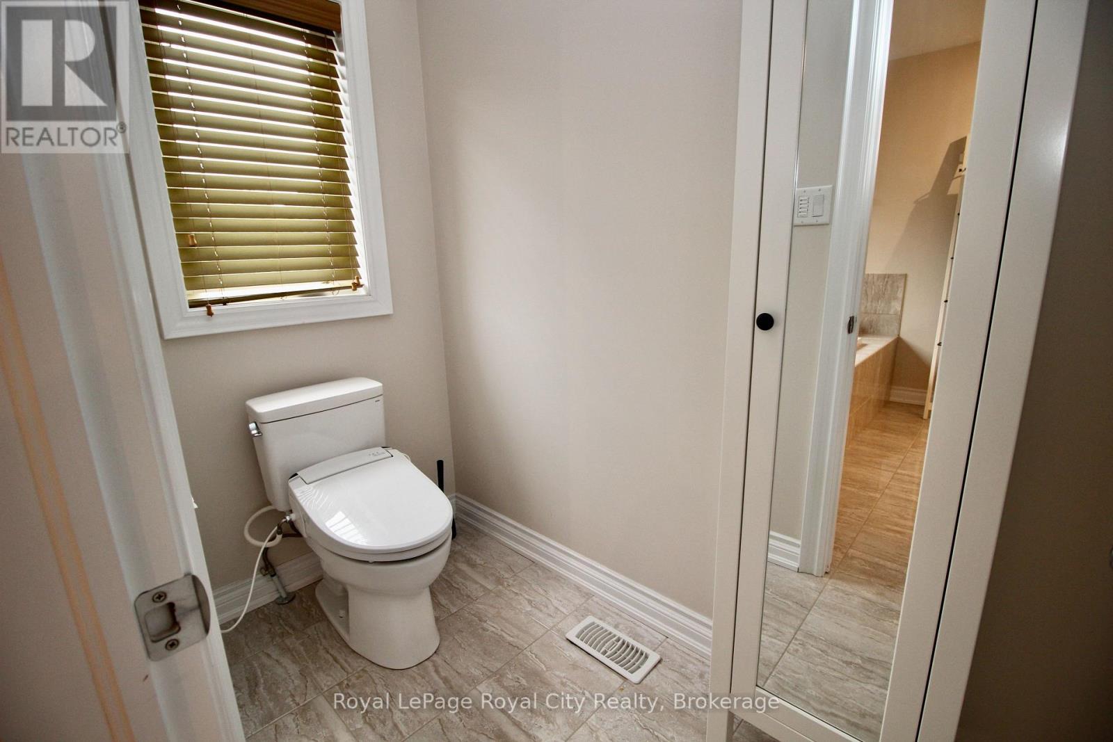 












39 DALMENY DRIVE

,
Brampton (Credit Valley),




Ontario
L6X2Y4

