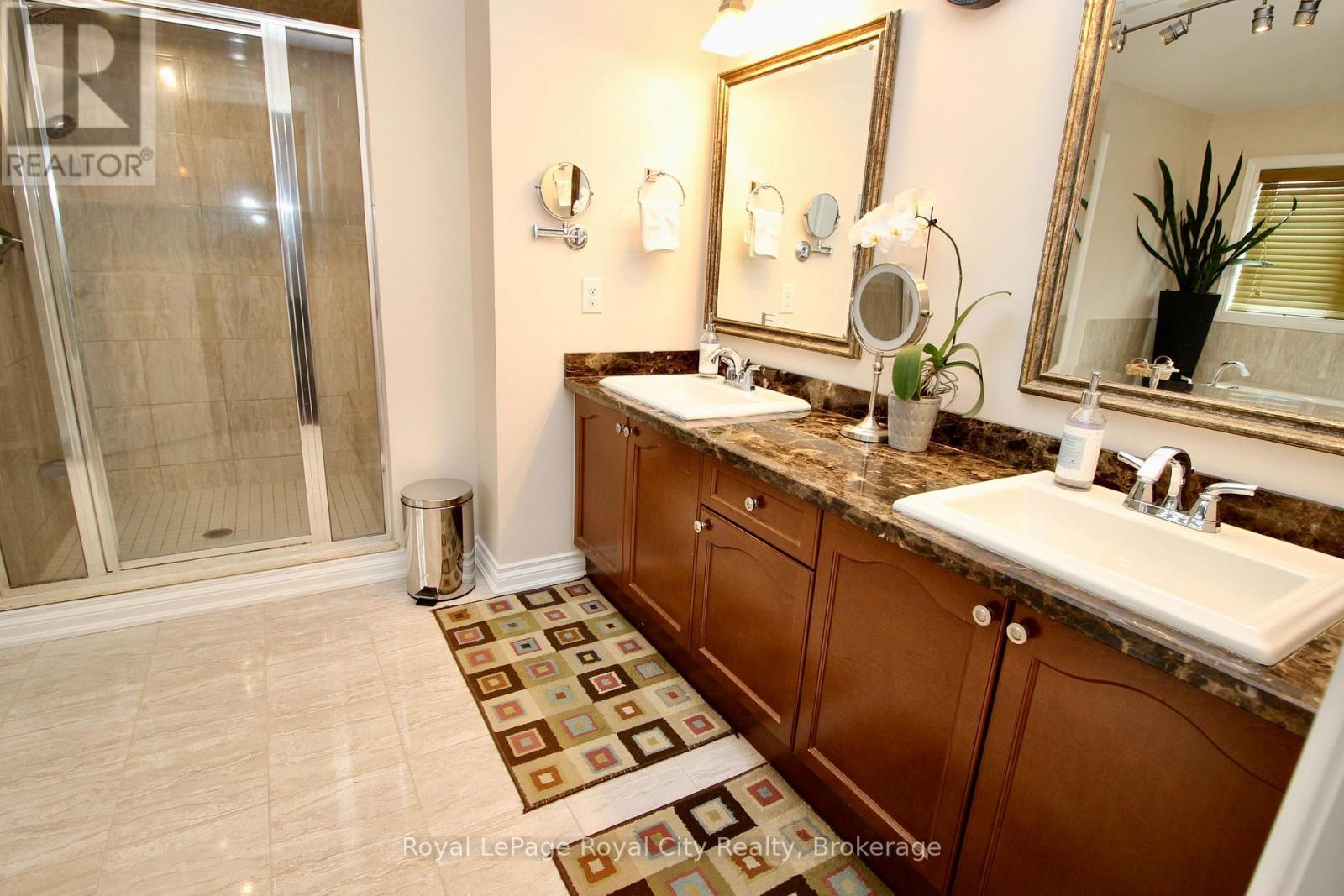 












39 DALMENY DRIVE

,
Brampton (Credit Valley),




Ontario
L6X2Y4

