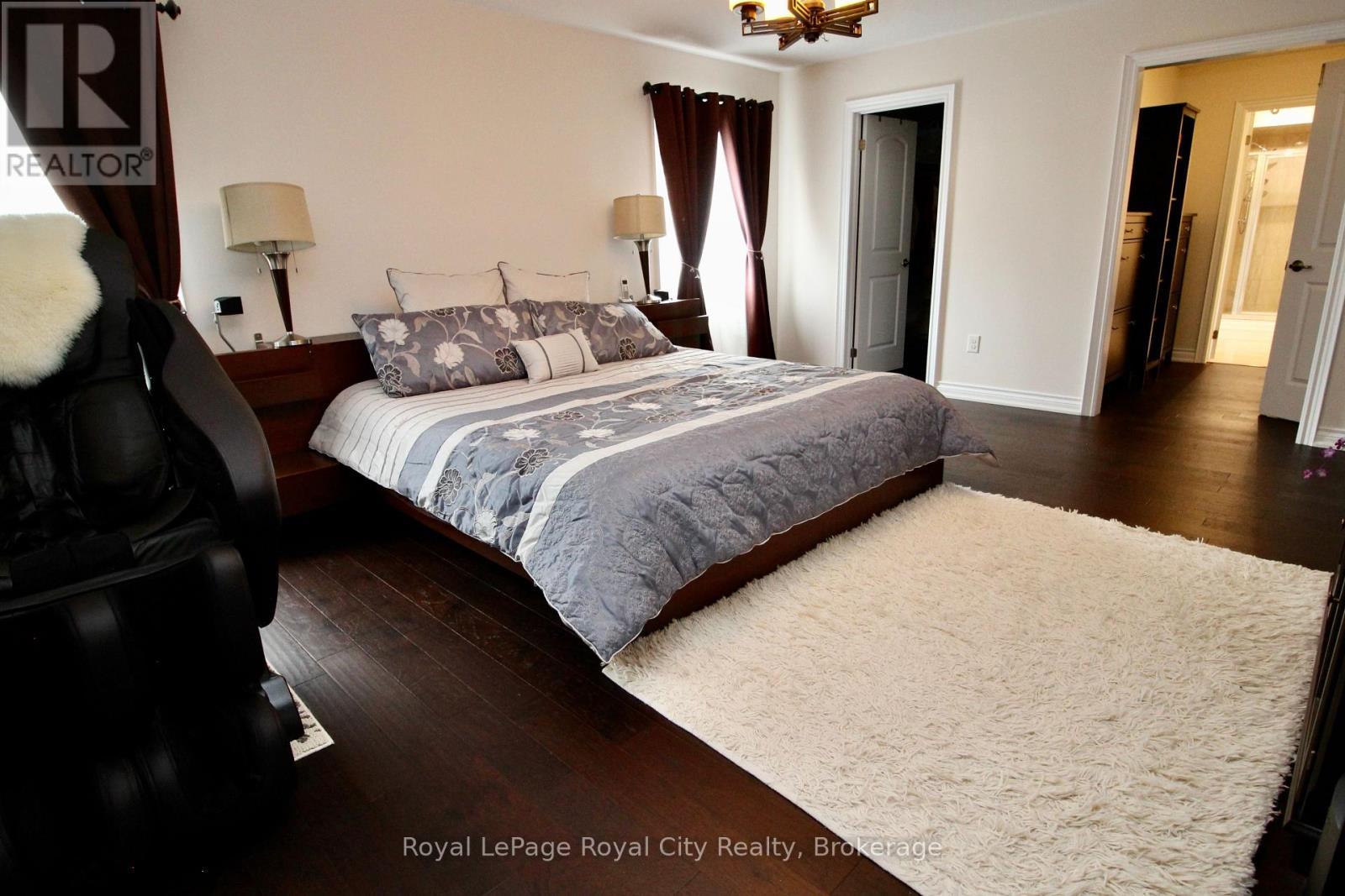 












39 DALMENY DRIVE

,
Brampton (Credit Valley),




Ontario
L6X2Y4

