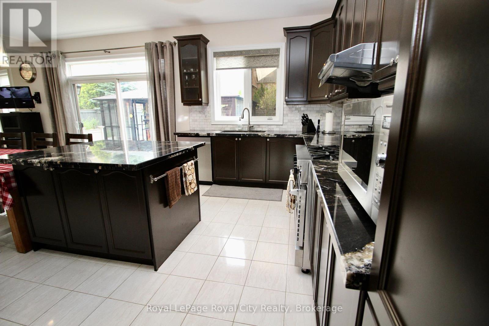 












39 DALMENY DRIVE

,
Brampton (Credit Valley),




Ontario
L6X2Y4

