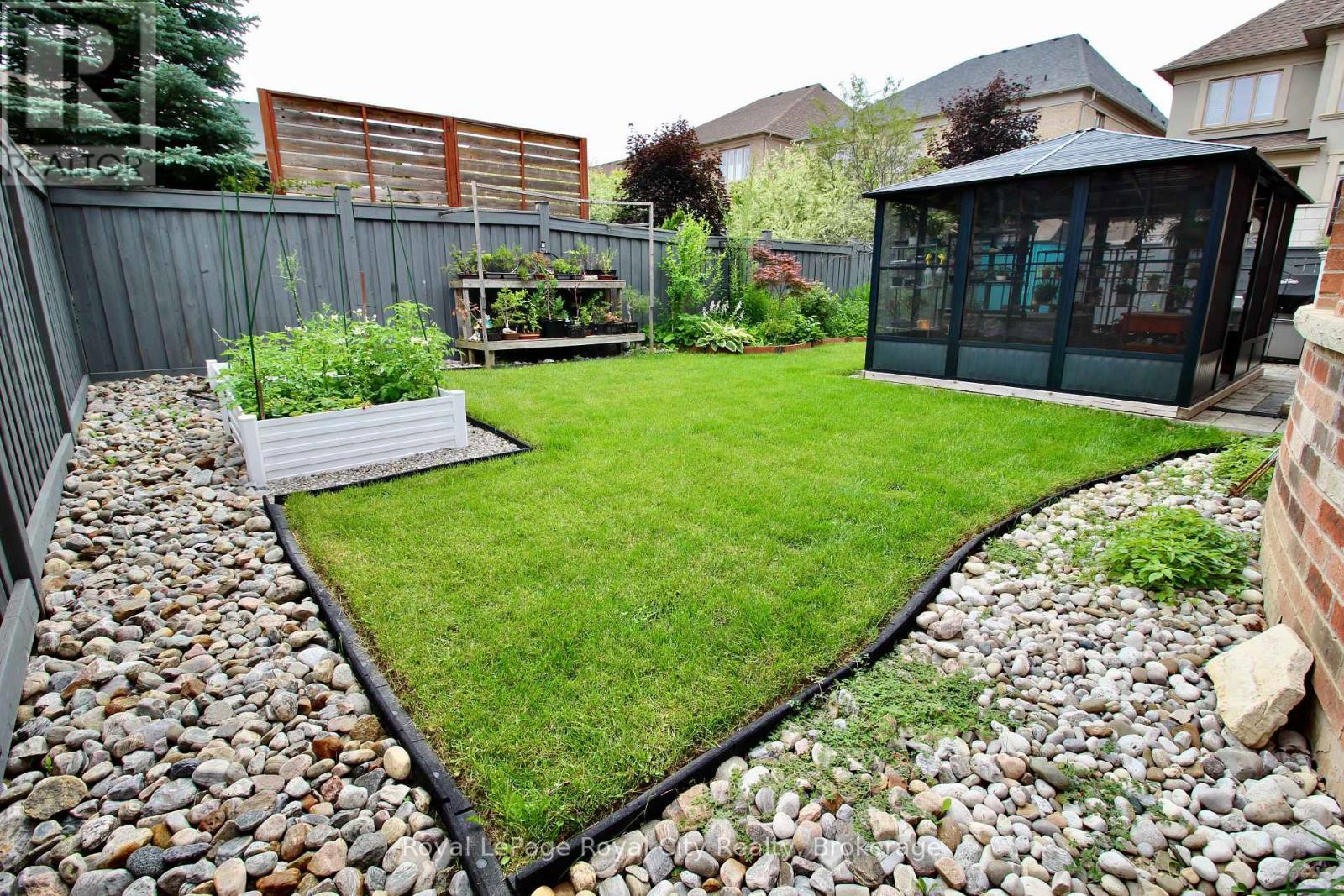 












39 DALMENY DRIVE

,
Brampton (Credit Valley),




Ontario
L6X2Y4

