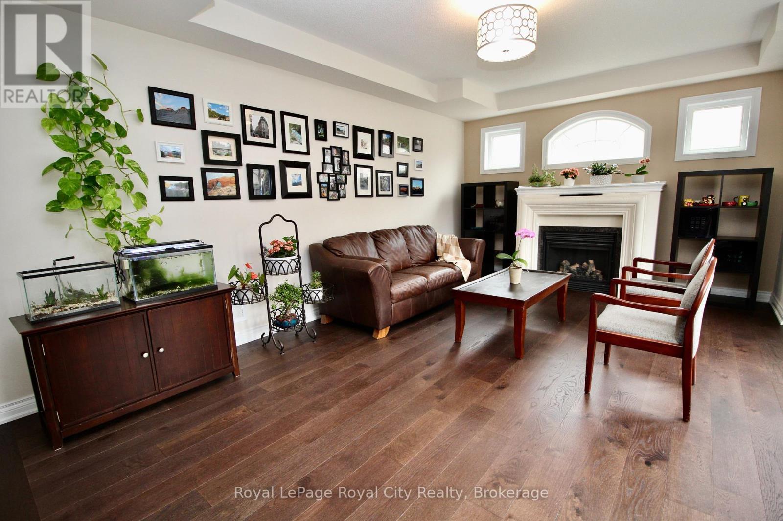 












39 DALMENY DRIVE

,
Brampton (Credit Valley),




Ontario
L6X2Y4

