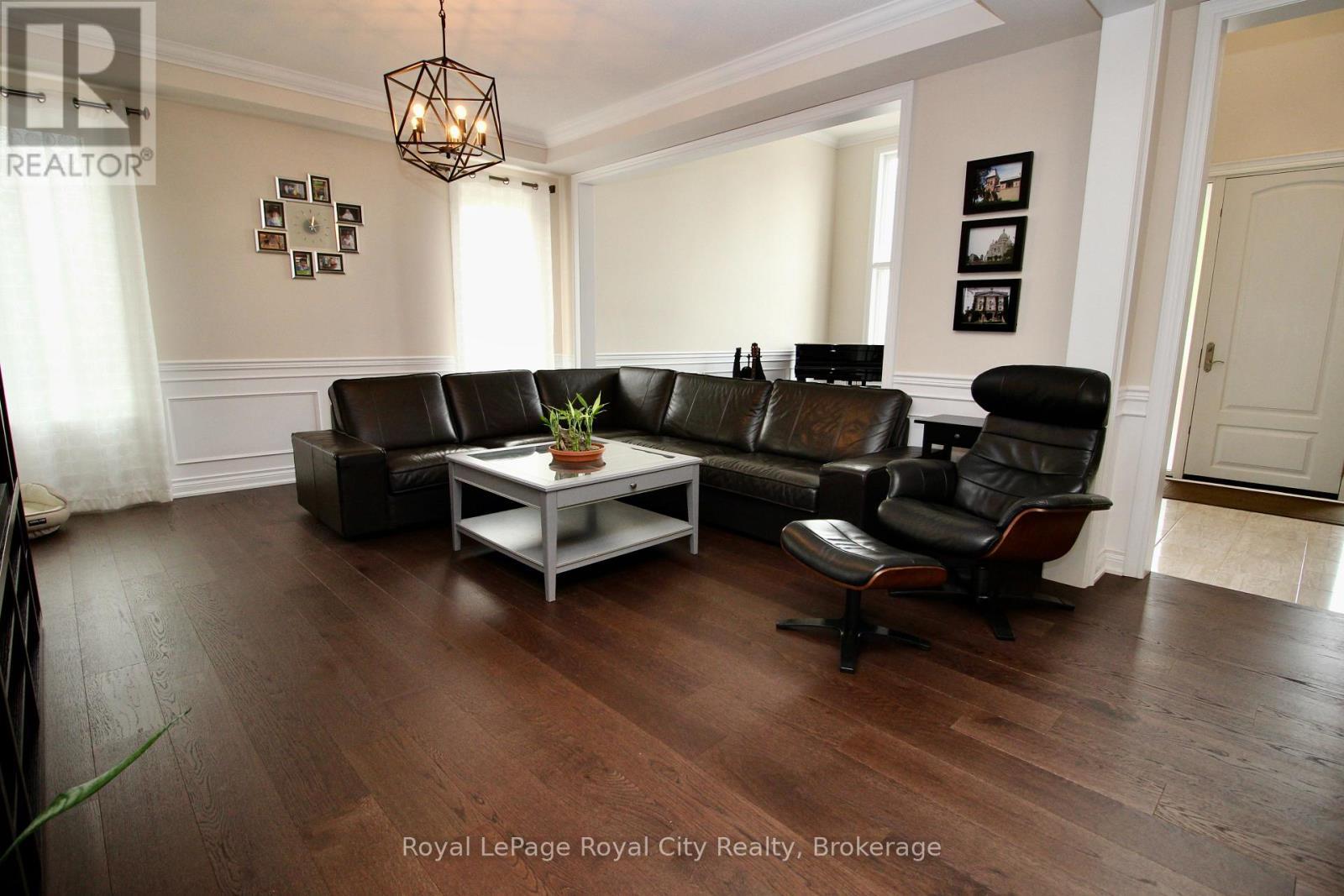 












39 DALMENY DRIVE

,
Brampton (Credit Valley),




Ontario
L6X2Y4

