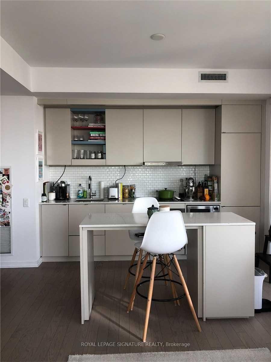 









101


Peter

Street, 2503,
Toronto,




ON
M5V 0G6

