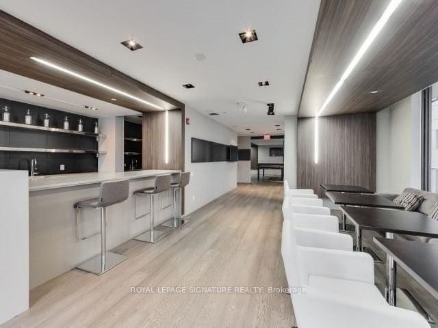 









101


Peter

Street, 2503,
Toronto,




ON
M5V 0G6

