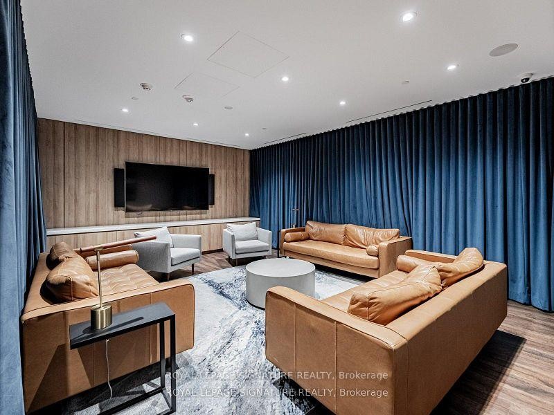 









21


Park

Street East, 102,
Mississauga,




ON
L5G 0C2

