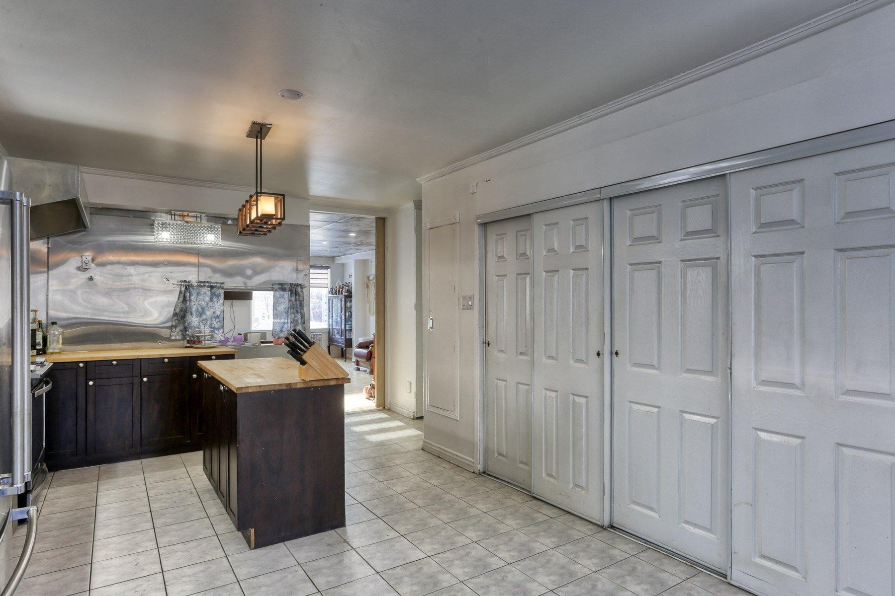 









578


8e Avenue

,
Shawinigan,




QC
G9T1X8

