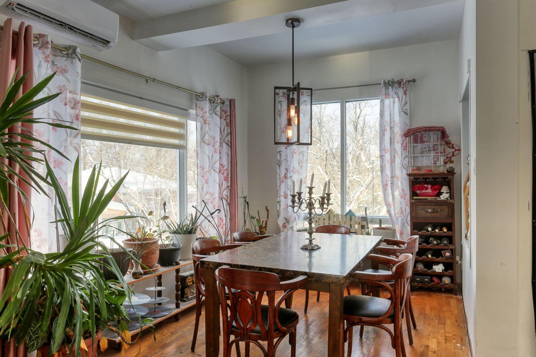 









578


8e Avenue

,
Shawinigan,




QC
G9T1X8

