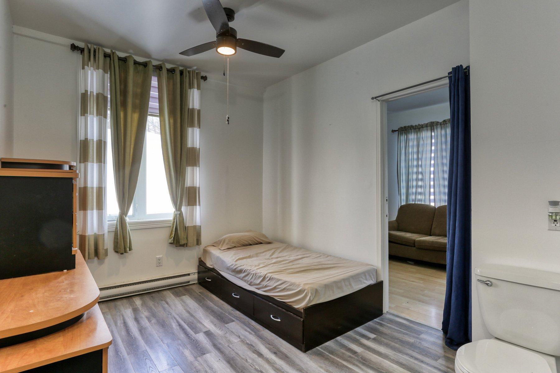 









578


8e Avenue

,
Shawinigan,




QC
G9T1X8

