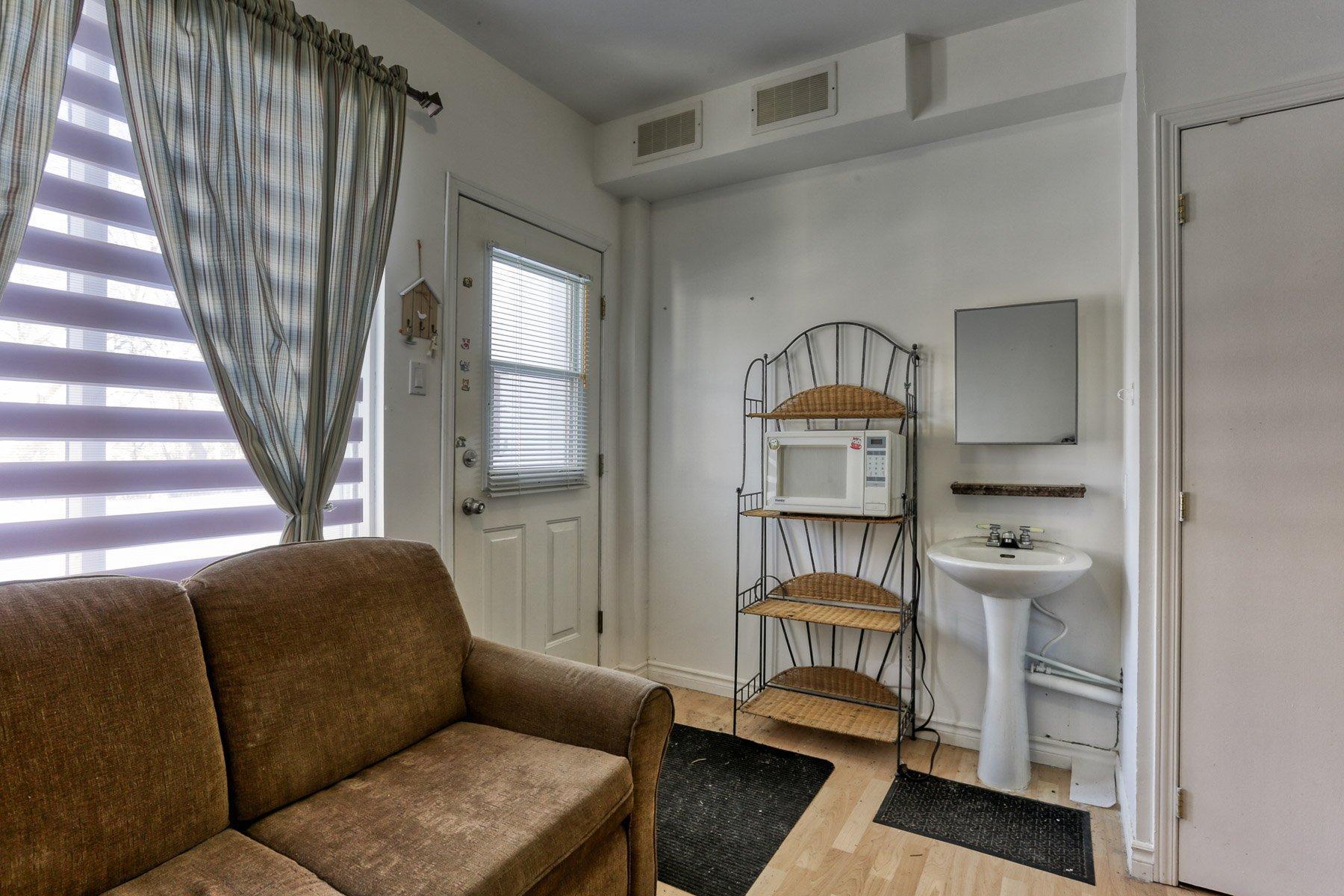 









578


8e Avenue

,
Shawinigan,




QC
G9T1X8

