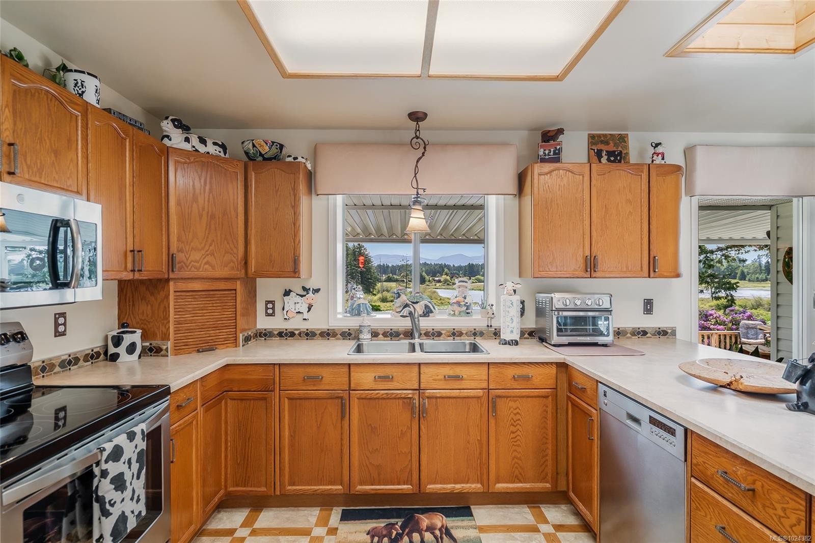 









2551


Braun

Rd,
Nanaimo,




BC
V9X 1W5

