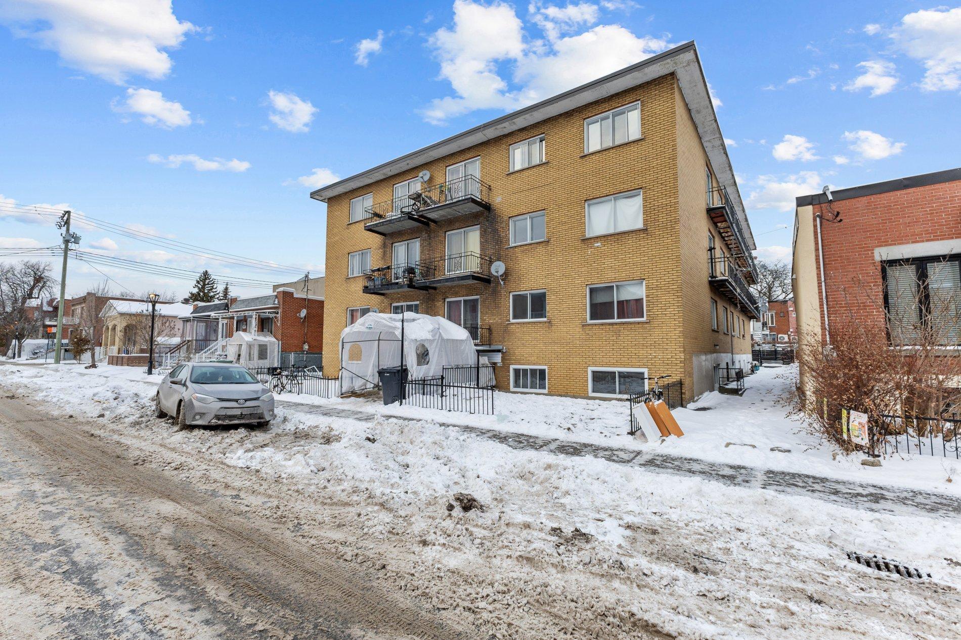 









7565


Rue Chabot

,
Montréal (Villeray/Saint-Michel/Parc-Extension),




QC
H2E2L2

